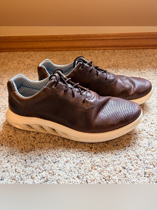 Johnston & Murphy Other - Johnston & Murphy Reactivate U-Throat in Cognac Brown Sz 10.5 Med